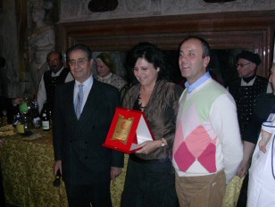 Luciana Garbuglia e Pierluca Turchi  ritirano il premio